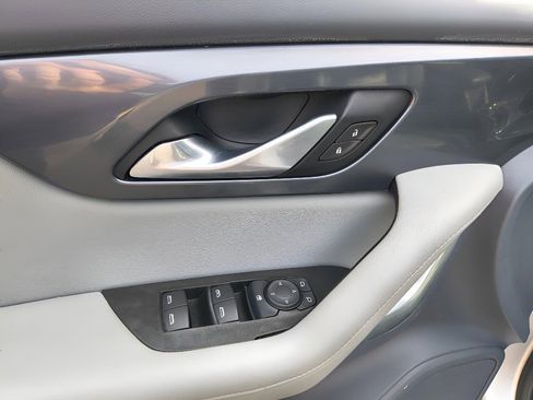 Used 2021 Chevrolet Blazer LT w/ Sound & Technology Package FWD image 13