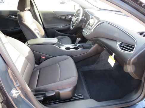 Used 2020 Chevrolet Malibu LT FWD image 12