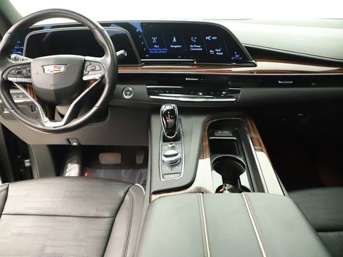 Used 2023 Cadillac Escalade ESV Premium Luxury AWD/4WD image 19