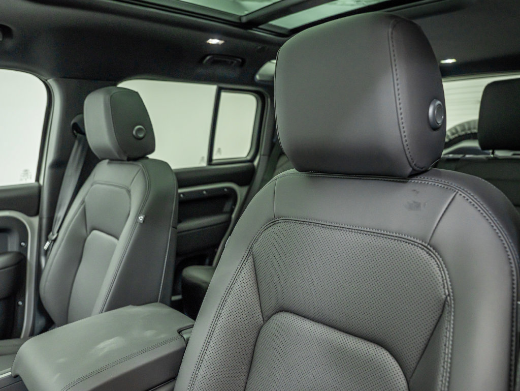 New 2026 Land Rover Defender 110 S AWD/4WD image 31
