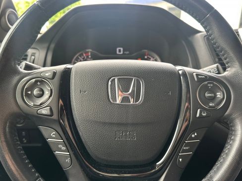 Used 2017 Honda Pilot Touring image 28