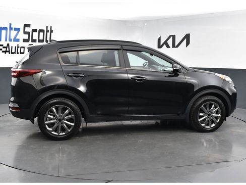 Certified 2022 Kia Sportage Nightfall Edition w/ Nighfall AWD Premium Package image 6
