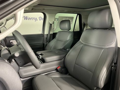 New 2026 Ford Expedition Active RWD image 14