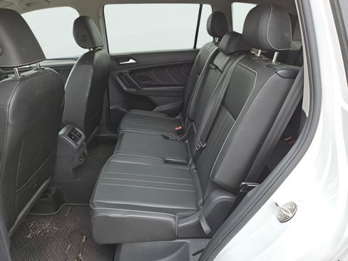 Used 2024 Volkswagen Tiguan SE image 20