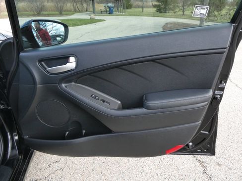 Used 2017 Kia Forte LX FWD image 29