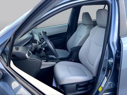 Certified 2023 Toyota Corolla Cross LE FWD image 8