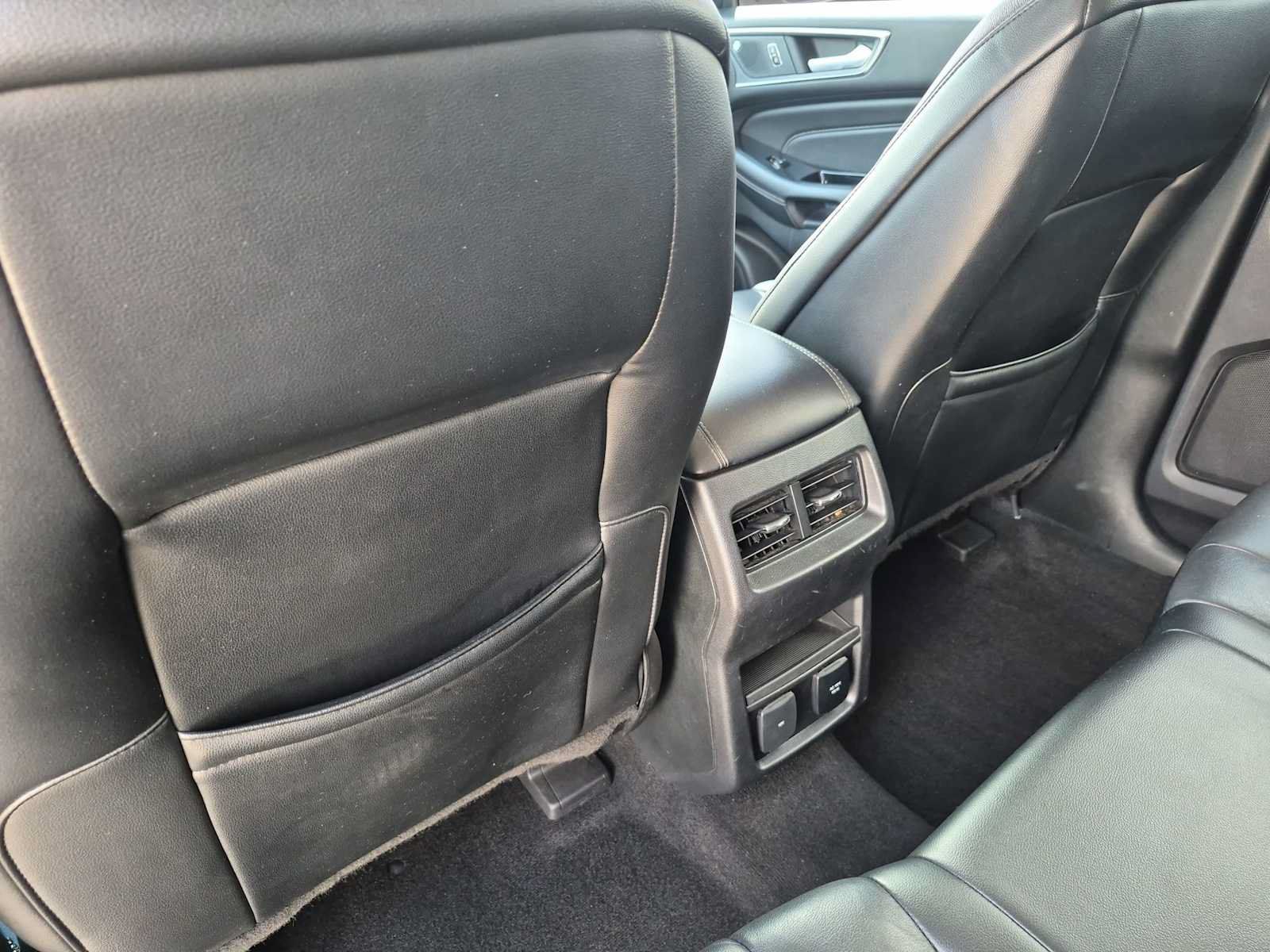 Used 2019 Ford Edge Titanium FWD image 18