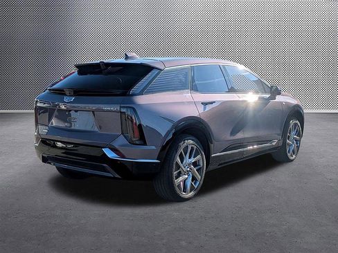 New 2026 Cadillac Optiq Luxury 2 image 5