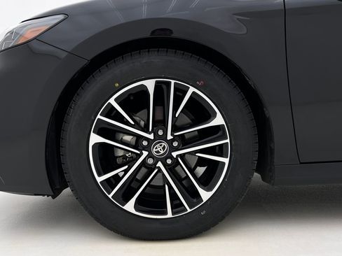Used 2025 Toyota Camry XLE w/ Premium Plus Package image 25