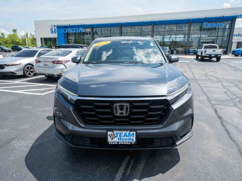 Used 2023 Honda CR-V LX image 2