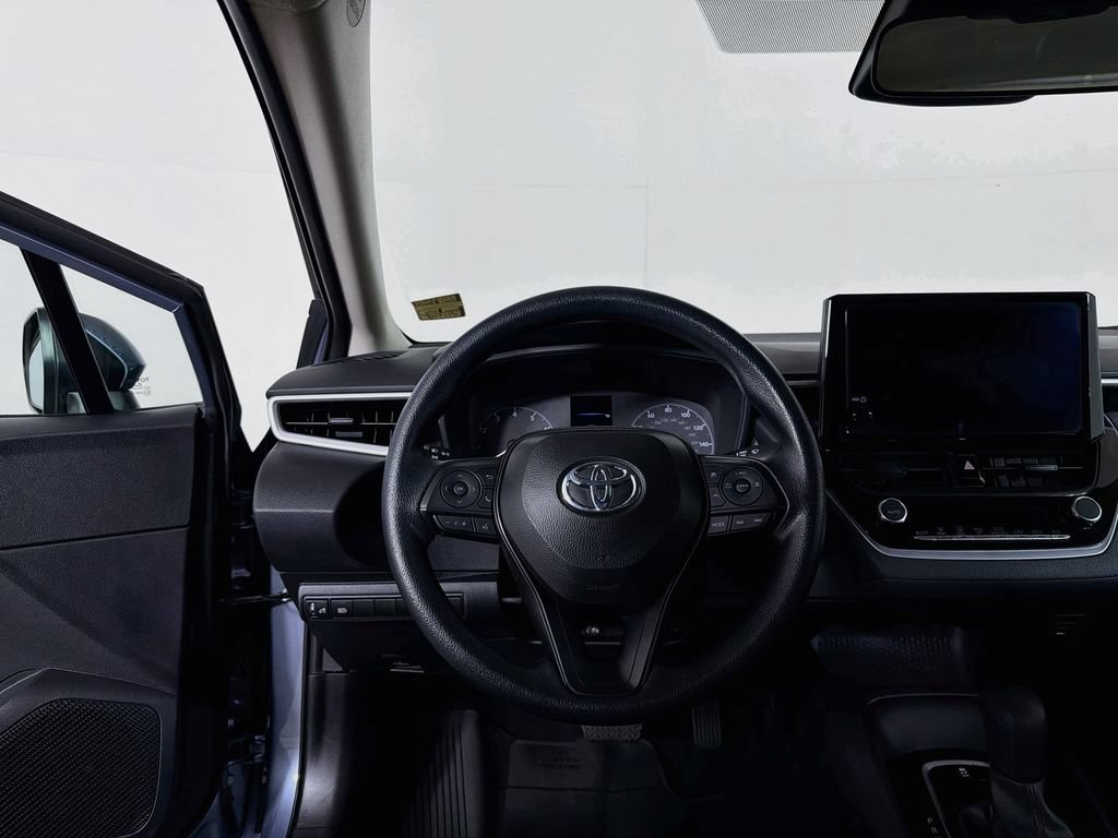 Used 2025 Toyota Corolla LE FWD image 19