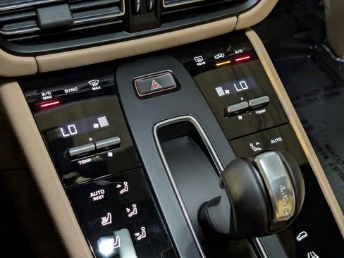 Certified 2026 Porsche Macan AWD/4WD image 41