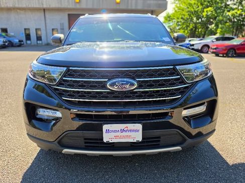 Used 2020 Ford Explorer XLT w/ Equipment Group 202A AWD/4WD image 8