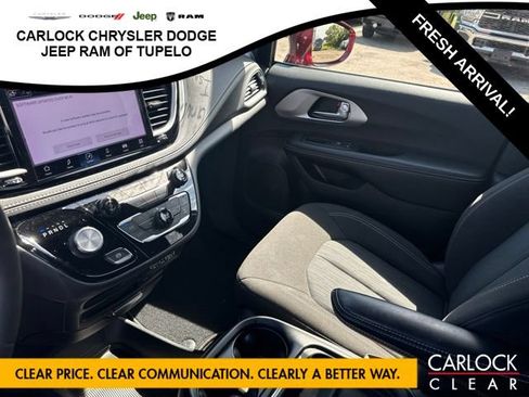 Used 2022 Chrysler Pacifica Touring FWD image 26