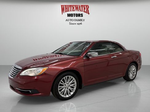 Used 2011 Chrysler 200 Limited FWD image 2