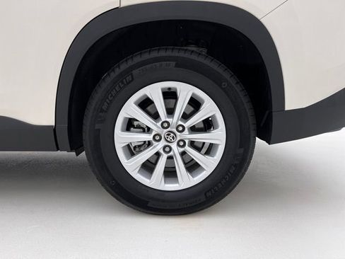 Used 2024 Toyota Grand Highlander AWD image 32