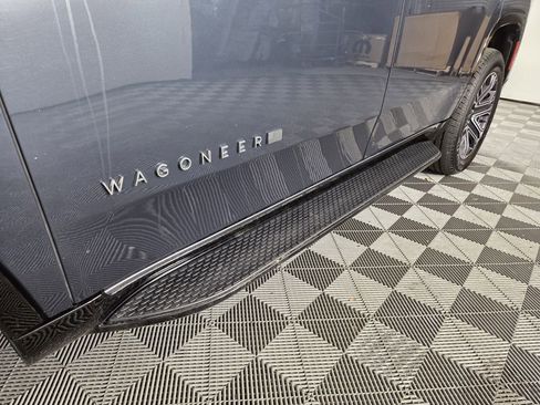 Certified 2025 Jeep Wagoneer 4WD image 12