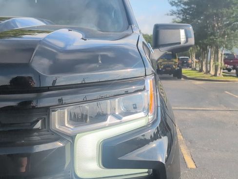 Used 2025 Chevrolet Silverado 1500 LT Trail Boss w/ LT Trail Boss Premium Package AWD/4WD image 15