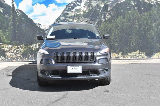 Used 2017 Jeep Cherokee Sport AWD/4WD image 5