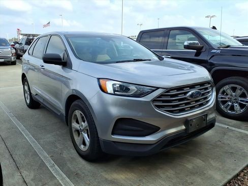 Used 2020 Ford Edge SE image 1
