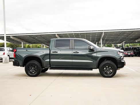 Used 2025 Chevrolet Silverado 1500 ZR2 w/ Technology Package AWD/4WD image 7