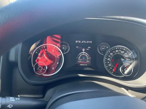 Used 2024 RAM 2500 Tradesman w/ Chrome Appearance Group AWD/4WD image 9