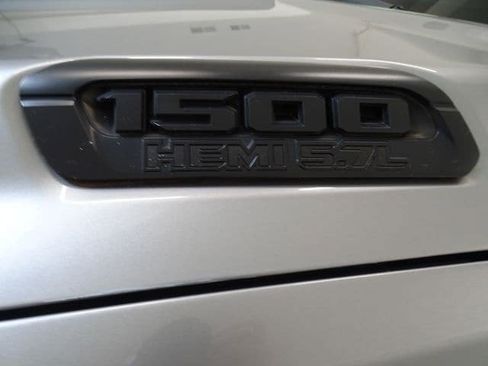 Used 2022 RAM 1500 Big Horn w/ Night Edition AWD/4WD image 25