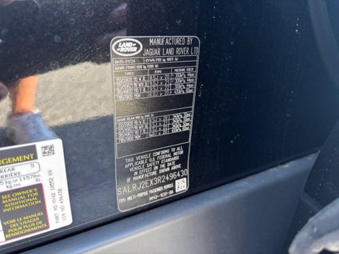 Certified 2024 Land Rover Discovery S AWD/4WD image 23