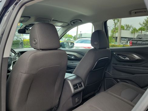 Used 2024 GMC Terrain SLE FWD image 13