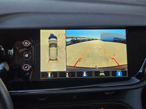 Used 2023 Buick Envision Avenir image 19