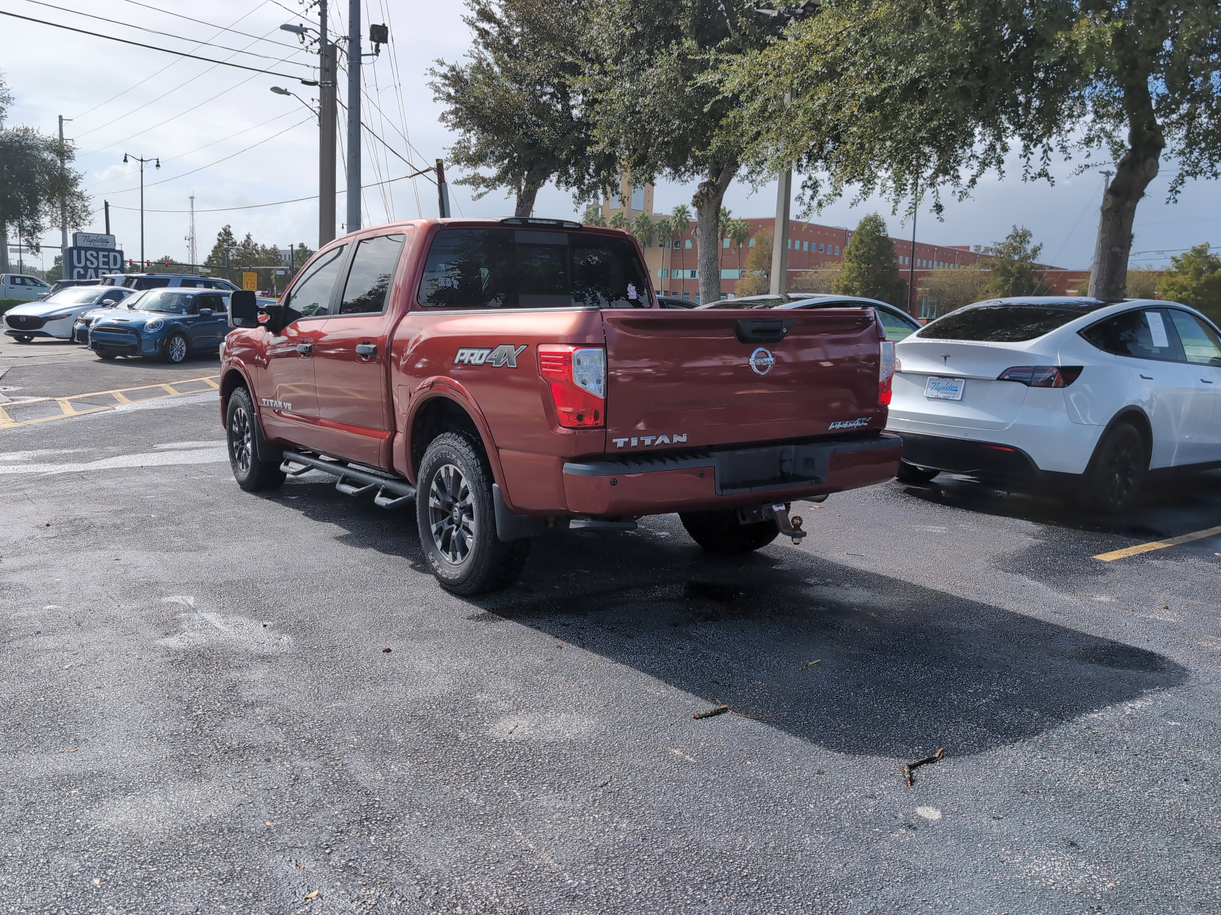Used 2019 Nissan Titan PRO-4X w/ Pro-4x Convenience Package AWD/4WD image 4