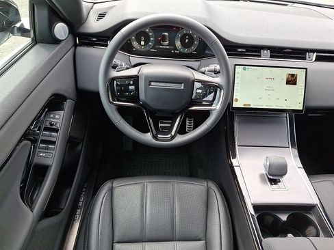 Used 2025 Land Rover Range Rover Evoque Dynamic SE image 4