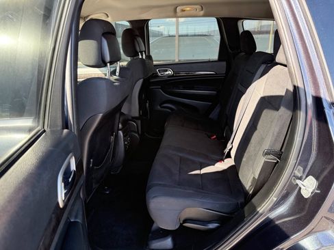 Used 2013 Jeep Grand Cherokee Laredo RWD image 10