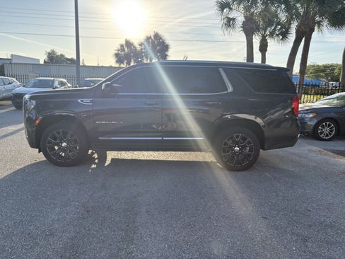 Used 2024 GMC Yukon Denali w/ Advanced Technology Package AWD/4WD image 4