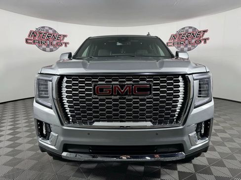 Used 2023 GMC Yukon XL Denali image 2