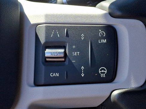 Used 2025 Land Rover Defender 110 S image 23
