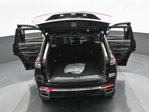 Used 2024 Jeep Grand Cherokee Overland w/ Luxury Tech Group IV image 60