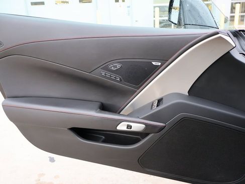 Used 2016 Chevrolet Corvette Z06 w/ 3LZ Preferred Equipment Group image 37