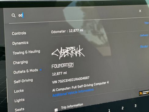 Used 2024 Tesla Cybertruck AWD Crew Cab image 28