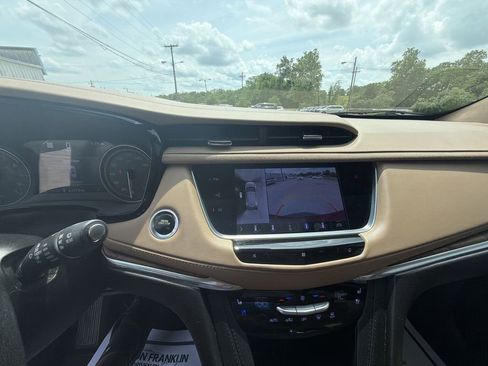 Used 2020 Cadillac XT5 Premium Luxury w/ Platinum Package FWD image 17
