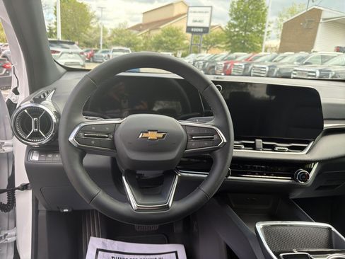 New 2026 Chevrolet Equinox LT w/ Safety and Technology Package AWD/4WD image 16