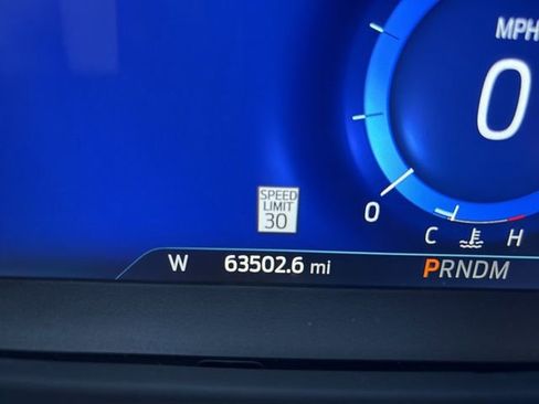 Used 2020 Ford Explorer Platinum w/ Premium Technology Package image 9