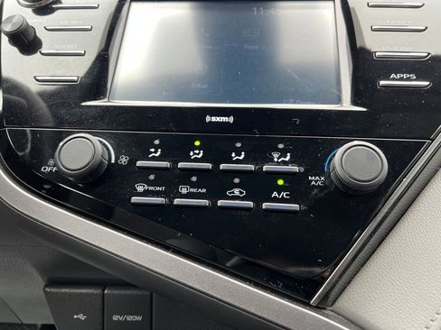 Used 2020 Toyota Camry LE image 27