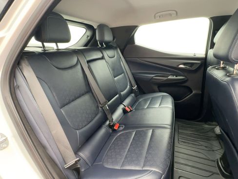 Used 2022 Chevrolet Bolt EUV LT w/ Convenience Package image 27