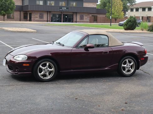 Used 2000 MAZDA MX-5 Miata RWD image 23