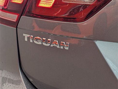 Used 2019 Volkswagen Tiguan S image 11