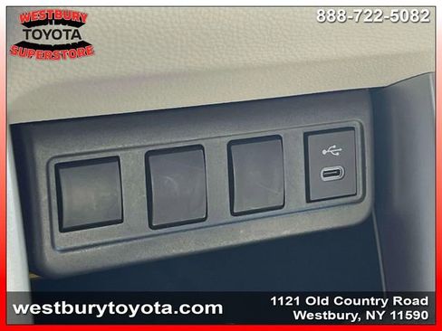 Used 2024 Toyota Corolla Cross LE w/ Moonroof Package image 31