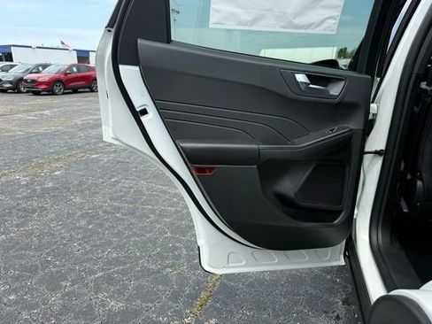 New 2025 Ford Escape ST-Line w/ Cold Weather Package FWD image 19
