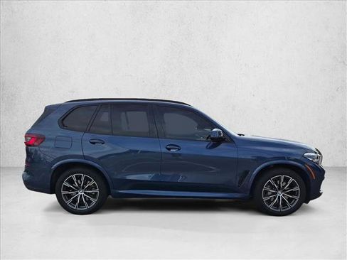 Used 2022 BMW X5 xDrive40i w/ M Sport Package AWD/4WD image 4