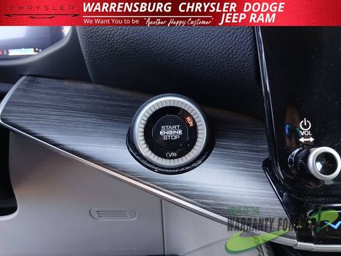 Used 2024 Jeep Wagoneer L Series II w/ Flexible Seating Group AWD/4WD image 29
